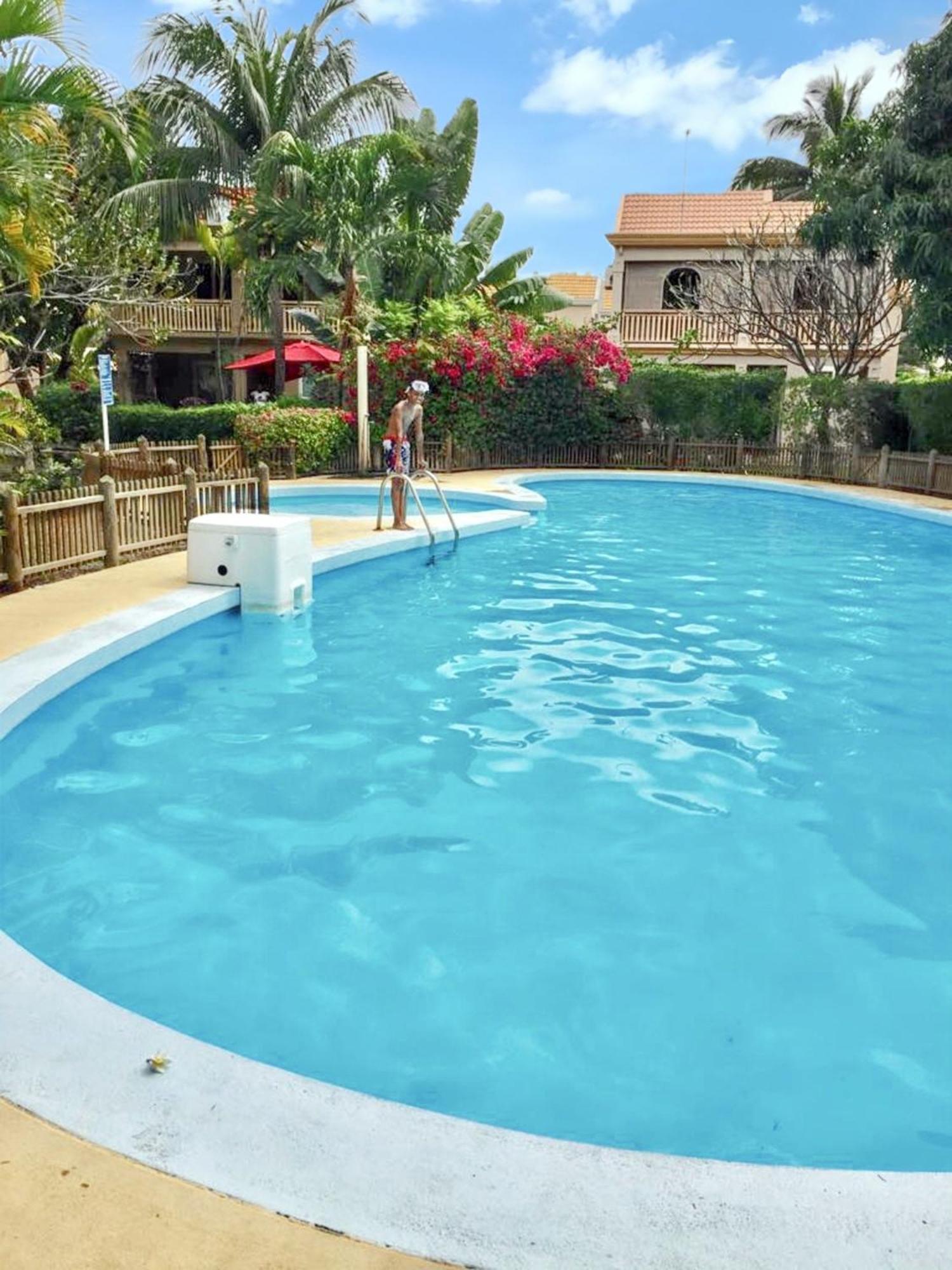 Spacious House In Flic En Flac With Shared Pool Exterior foto
